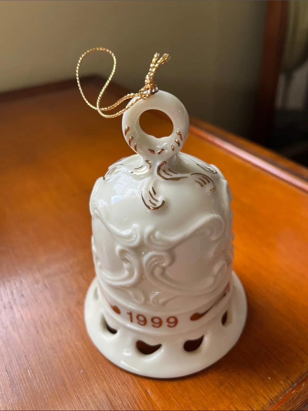 Lenox Glossy White Ceramic Bud Vase and Accent Set